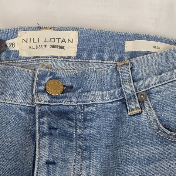 NWT Nili Lotan Tilda Distressed Long Bermuda Short in Beach, Sz 26 - Picture 6 of 10